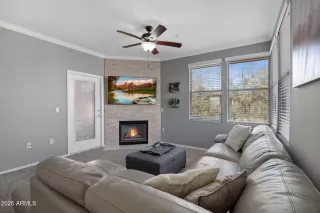 Photo #5: 6903300 Listing