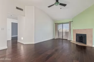 Photo #3: 6903325 Listing