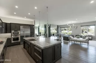 Photo #1: 6903499 Listing 