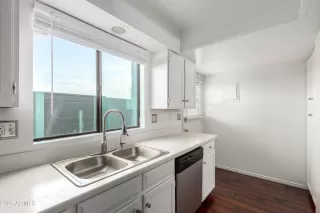 Photo #4: 6903551 Listing