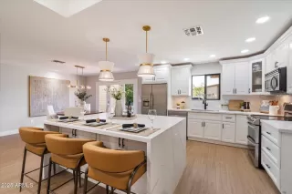 Photo #2: 6903628 Listing 