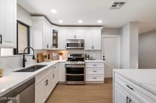 Photo #4: 6903628 Listing 