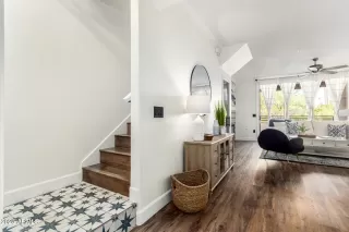 Photo #2: 6903651 Listing 