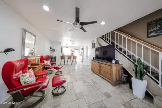 Photo #4: 6903717 Listing