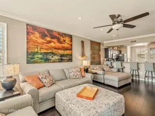 Photo #3: 6903740 Listing