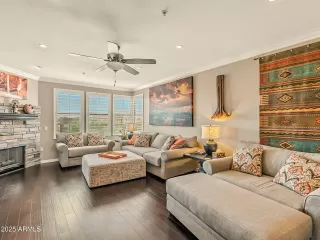 Photo #5: 6903740 Listing