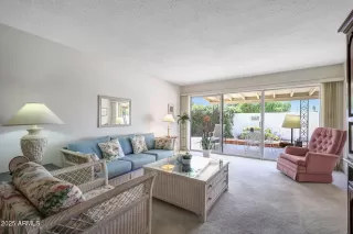 Photo #3: 6903816 Listing