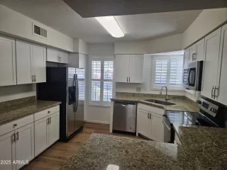 Photo #6: 6903978 Listing