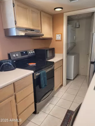 Photo #3: 6904112 Listing