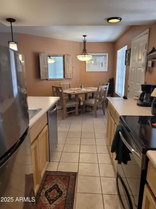 Photo #5: 6904112 Listing