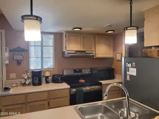 Photo #6: 6904112 Listing