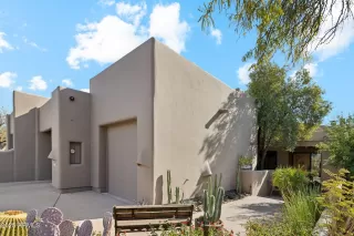 Photo #1: 6904122 Listing 