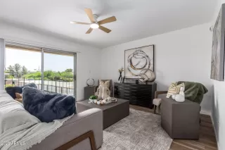 Photo #2: 6904191 Listing