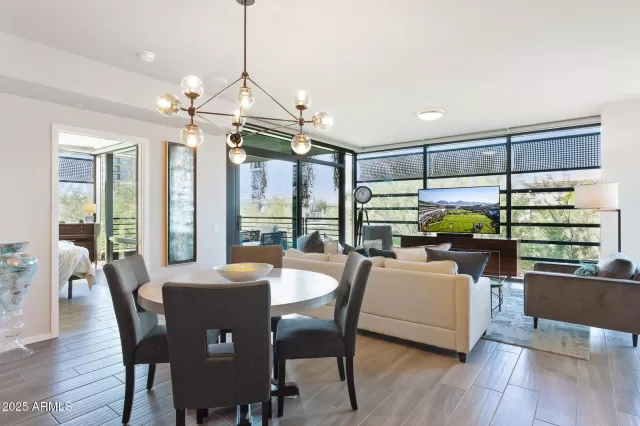 MLS: 6904279 Condo For Sale