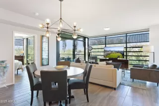 Photo #5: 6904279 Listing