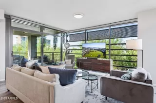 Photo #6: 6904279 Listing