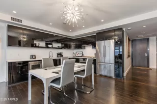 Photo #4: 6904337 Listing
