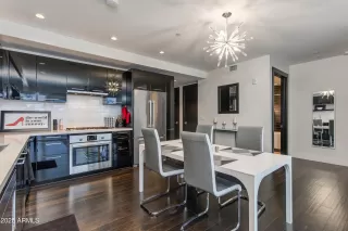 Photo #5: 6904337 Listing