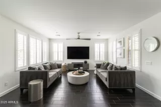 Photo #2: 6904367 Listing