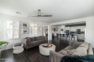 Photo #4: 6904367 Listing