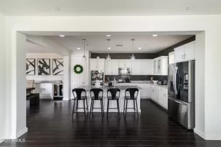 Photo #6: 6904367 Listing