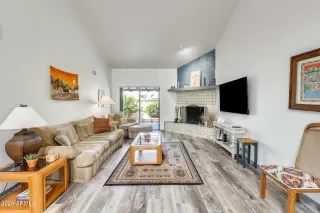 Photo #3: 6904384 Listing