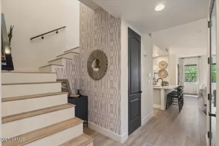 Photo #5: 6904589 Listing