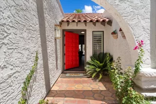 Photo #4: 6904668 Listing