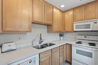 Photo #2: 6905367 Listing