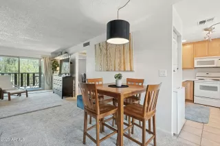 Photo #5: 6905367 Listing