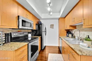 Photo #6: 6905417 Listing 