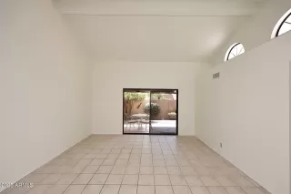 Photo #5: 6905451 Listing 