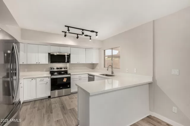 MLS: 6905972 Condo For Sale