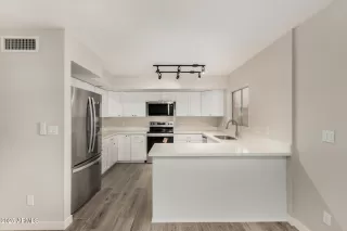 Photo #2: 6905972 Listing