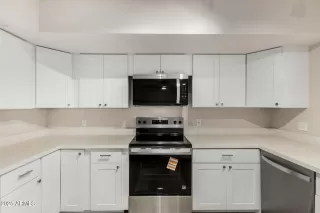 Photo #5: 6905972 Listing