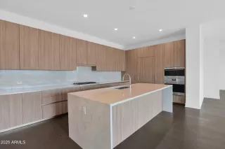 Photo #3: 6906072 Listing