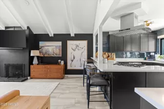 Photo #4: 6906162 Listing