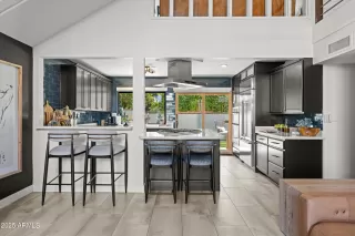 Photo #5: 6906162 Listing