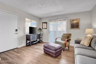 Photo #3: 6906334 Listing 