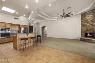 Photo #5: 6906351 Listing