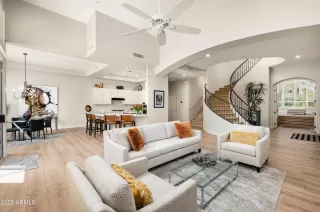 Photo #2: 6906366 Listing 