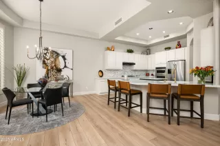 Photo #5: 6906366 Listing 