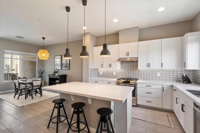 MLS: 6906531 Condo For Sale