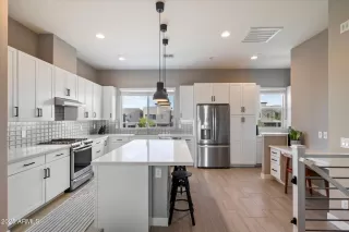 Photo #1: 6906531 Listing 