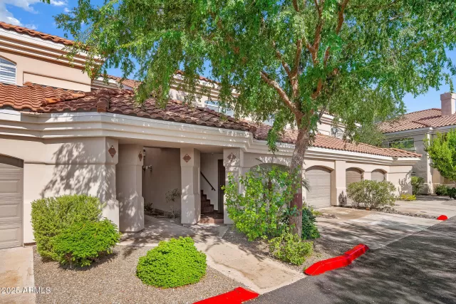 MLS: 6906951 Condo For Sale