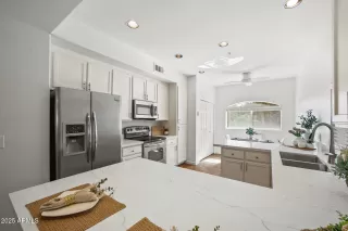 Photo #3: 6906951 Listing