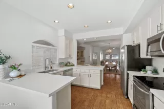 Photo #5: 6906951 Listing