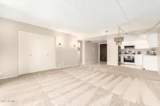 Photo #3: 6906977 Listing