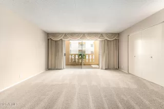 Photo #5: 6906977 Listing