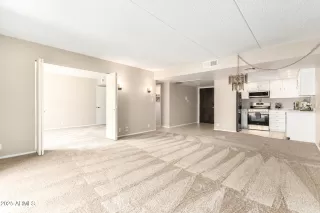 Photo #6: 6906977 Listing